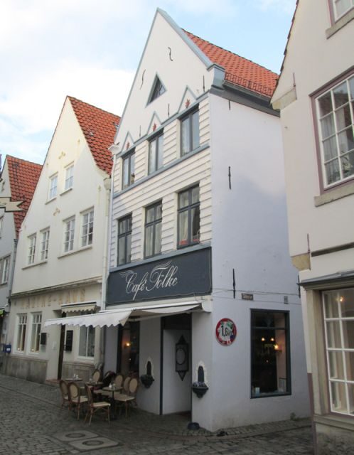 Bremen: Walking Tour of Historic Schnoor District - Half-timbered lanes near the Weser and the craft-shop stroll