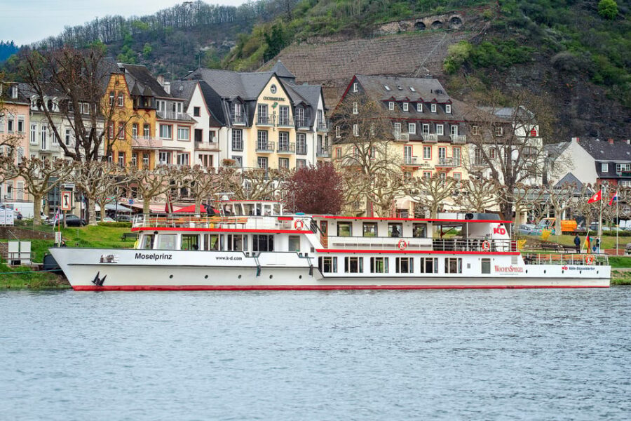 Cochem: Panoramic Cruise on the Moselle River - The Moselle scenery you’ll see: timbered houses, vineyards, and river bends