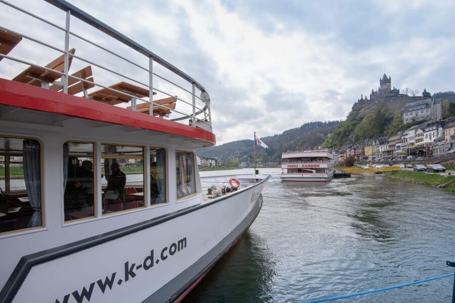 Cochem: Panoramic Cruise on the Moselle River - Where to sit for sun, shade, and photos