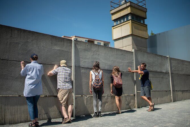 Cold War, Berlin Wall, Spies and the East Side Gallery - Key things you’ll notice on this Cold War walk