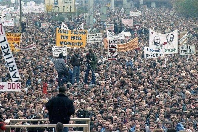 Cold War, Berlin Wall, Spies and the East Side Gallery - Alexanderplatz: the East Berlin center you can still feel today