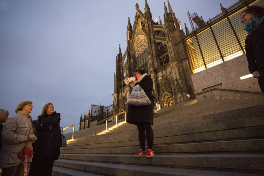 Cologne: 1.5-Hour Comedy Bus Tour - The Comedians and the Humor Style You Should Expect