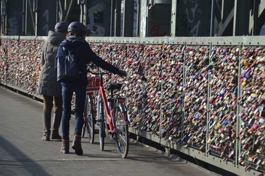 Cologne: 3-Hour Guided Bike Tour - Cologne Cathedral, Museum Ludwig, and Alter Markt: the core you’ll want to revisit