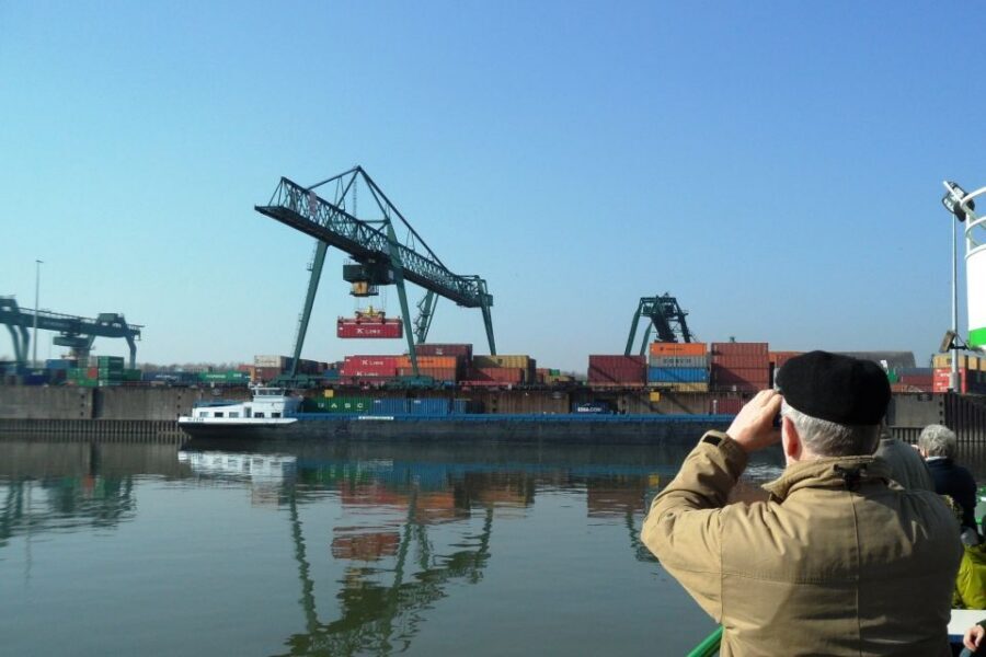 Cologne: 3-Hour Harbor Tour Cruise - Onboard atmosphere: live German guiding the whole ride