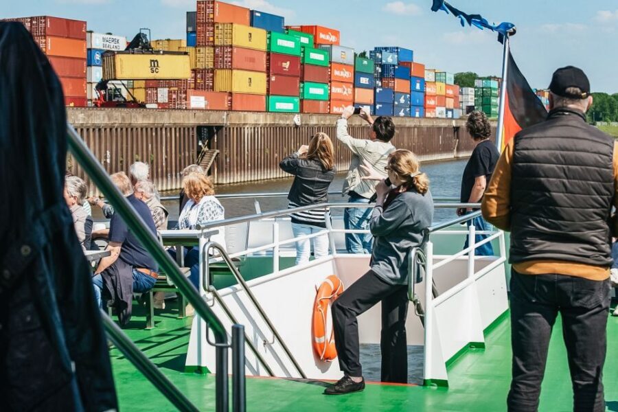 Cologne: 3-Hour Harbor Tour Cruise - Deutz and Mülheim: two harbor perspectives in one cruise