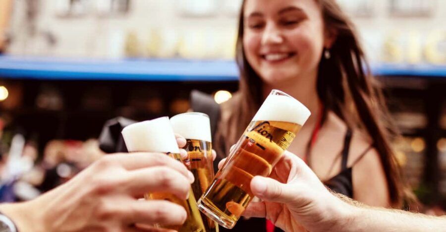 Cologne: Brewery Tour with 3 Kölsch Beer Tastings - Brewery stops in Cologne’s old-town orbit (and why they can change)