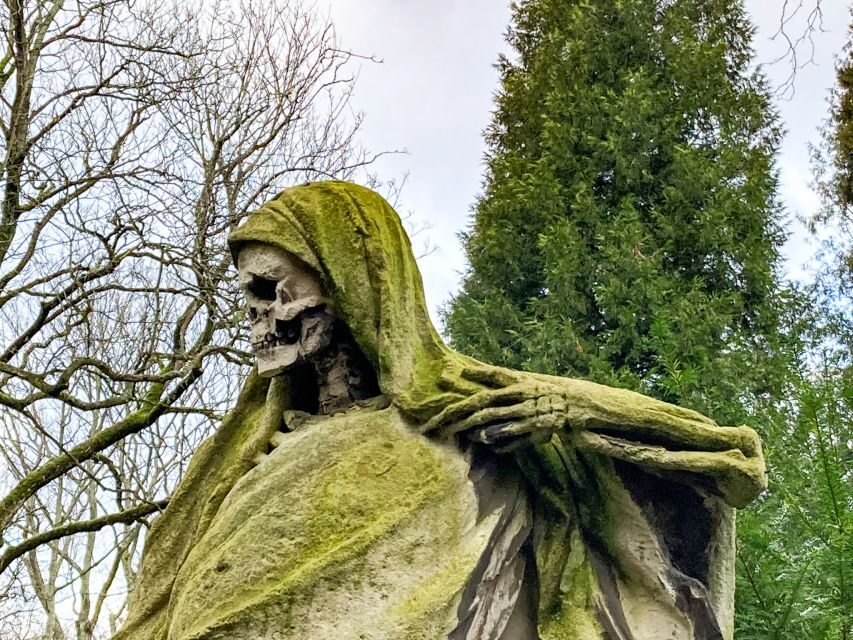 Cologne: Guided Tour of Melatenfriedhof - Meeting point and what to bring (so the start goes smoothly)