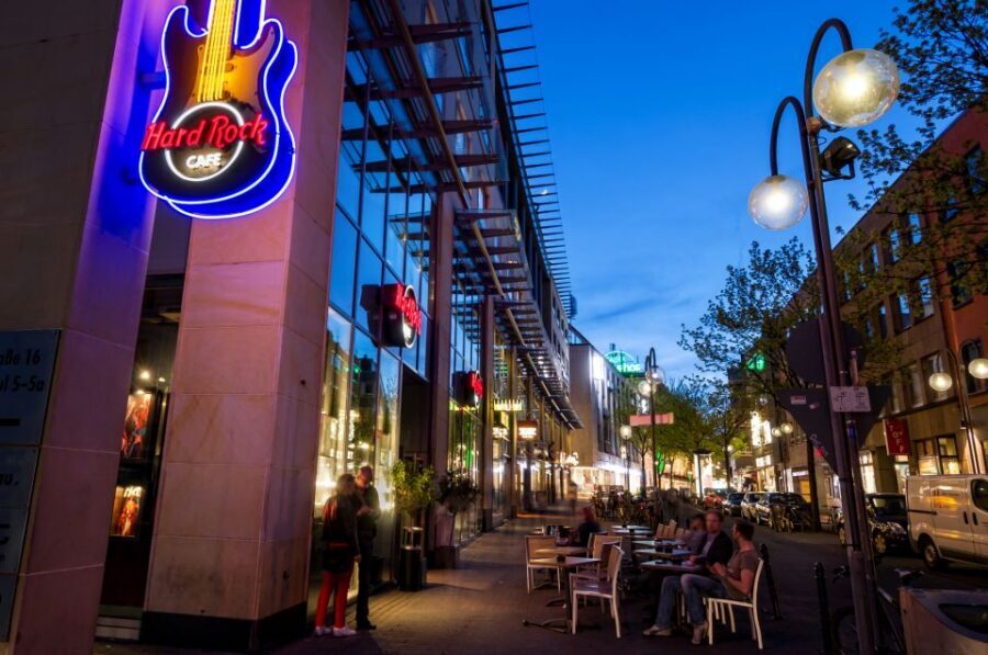 Cologne: Hard Rock Cafe with Set Menu for Lunch or Dinner - Acoustic vs Electric Menus: Choosing the Right “Fullness Level”