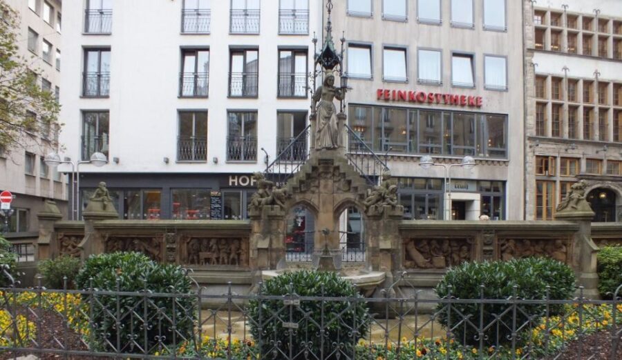 Cologne: Night Watchman Old Town Walking Tour - Language and age rules: who this is really for