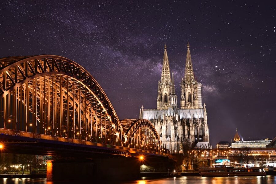 Cologne: Rhine River Winter Cruise with Festive Music - A 1.5-Hour Rhine Detour: Cologne’s Holiday Skyline From the Water