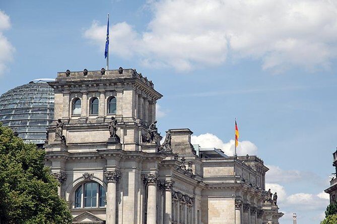 Discover Berlin Half-Day Walking Tour - Cold War geography: Checkpoint Charlie, the Berlin Wall, and 1953