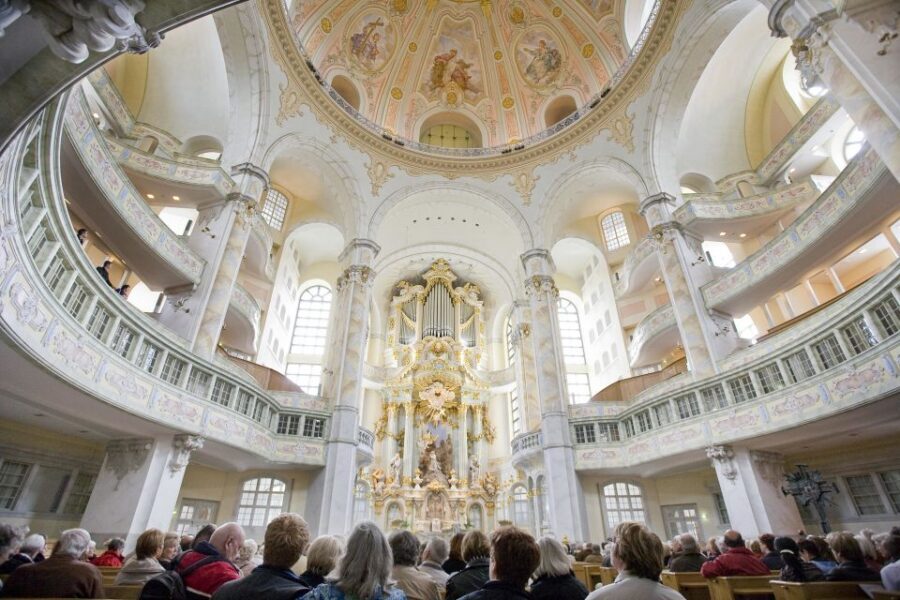 Dresden: Complete Walking Tour with Frauenkirche Visit - Going inside the Frauenkirche: altar, murals, and the crypt