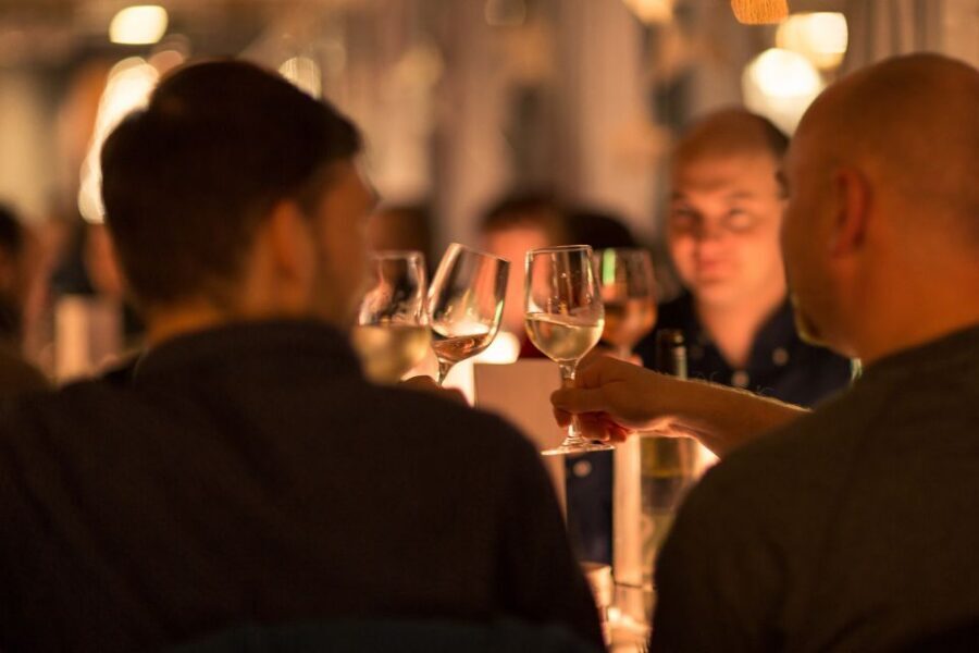 Dresden: Evening River Cruise with Dinner - Why the Elbe at night looks better from a salon boat