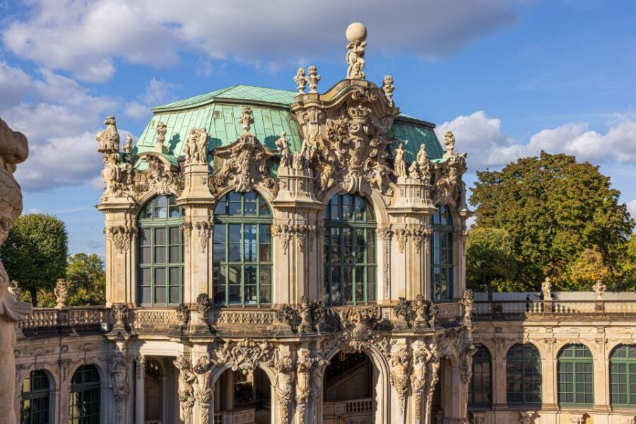 Dresden: Gala Concert in the Dresden Zwinger - The chamber orchestra sound: intimate, precise, and soloist-driven