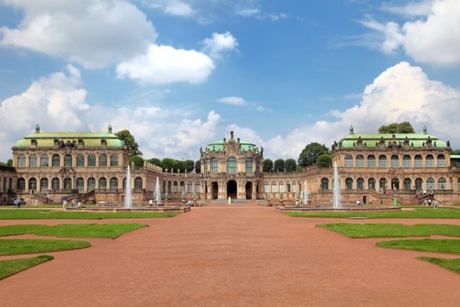 Dresden: Night Watchman Tour Through The Old Town - Meeting point and how to start without stress