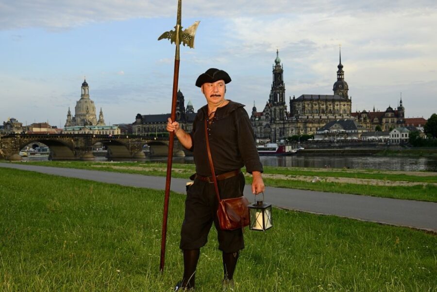Dresden: Tour of the Baroque Quarter with a Night Watchman - The Baroque Quarter on Foot: Narrow Lanes and Courtyards