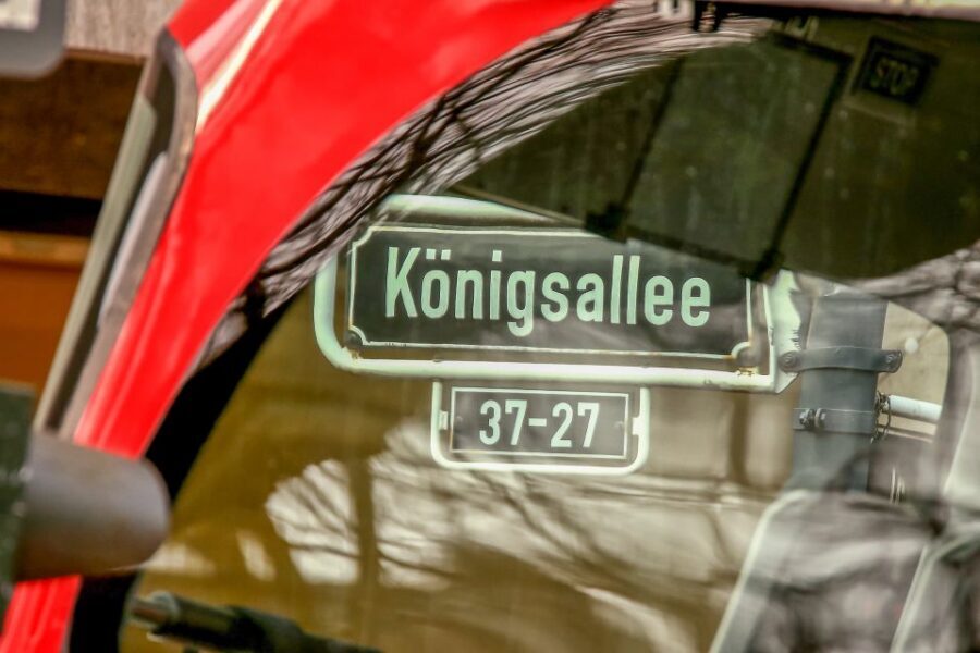Düsseldorf: 24-Hour Hop-On Hop-Off Ticket - Starting at Königsallee: Your easy launch point