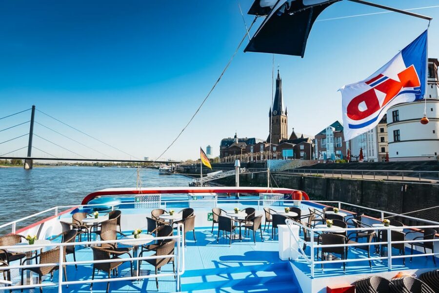 Düsseldorf: City Sightseeing Cruise on the Rhine - Audio Commentary in English and German: How to Hear It