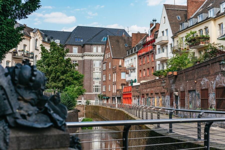 Düsseldorf: Guided Tour with a Night Watchman - Price and value: is $25 worth it?