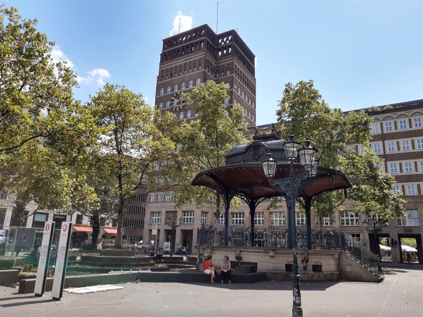 Dusseldorf: Old Town & Altbier Tour - From Neustraße 42 to Schneider-Wibbel: the guide sets the tone quickly