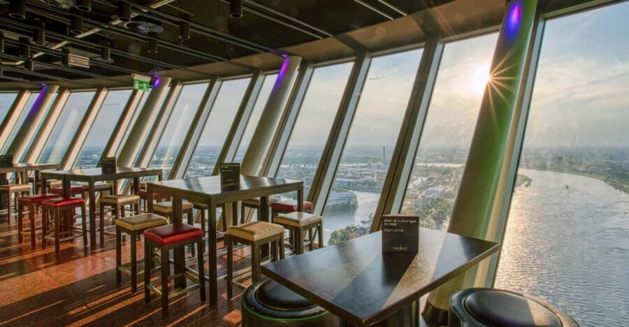 Düsseldorf: Rhine Tower Adult Entry - Your timing game: opening hours and the best moment to go