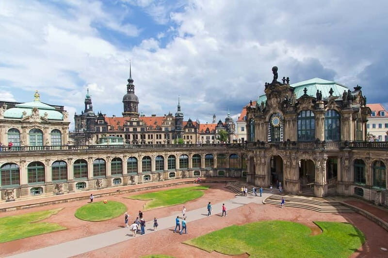 Elbfloren: Historical city tour - Fürstenzug and the city’s Baroque rhythm as you walk