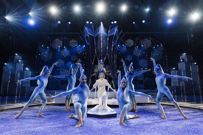 FALLING | IN LOVE Grand Show at Friedrichstadt-Palast Berlin - What You’ll See: Singing, Dancing, Gymnasts, Trampolines, and Water Effects
