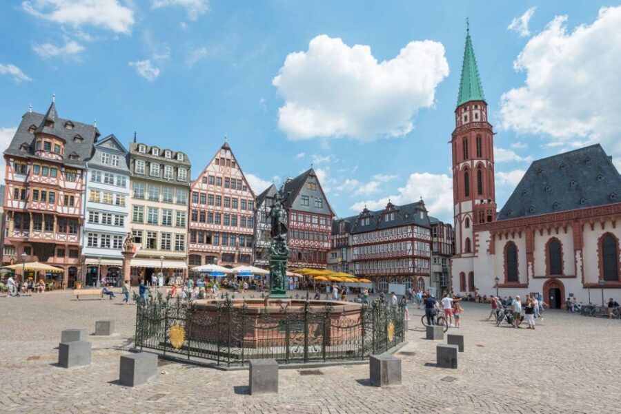 Frankfurt: New Old Town and Highlights German-Language Tour - Eiserner Steg and Museumsufer: River Views Plus Big Museum Energy