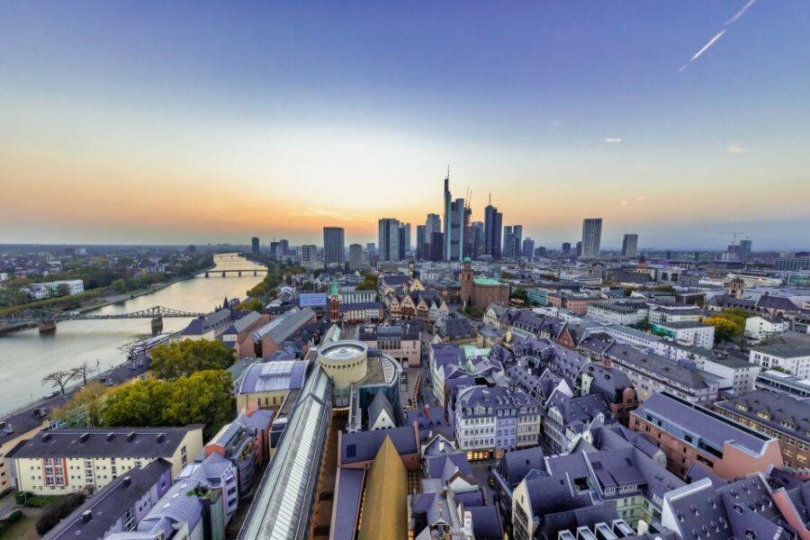 Frankfurt: New Old Town and Highlights German-Language Tour - Price and Value: Is $21 a Smart Use of Time?