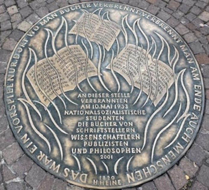 Frankfurt on Foot Daily Walking Tour in English - Starting at Römerberg: where you’ll meet and how to get oriented