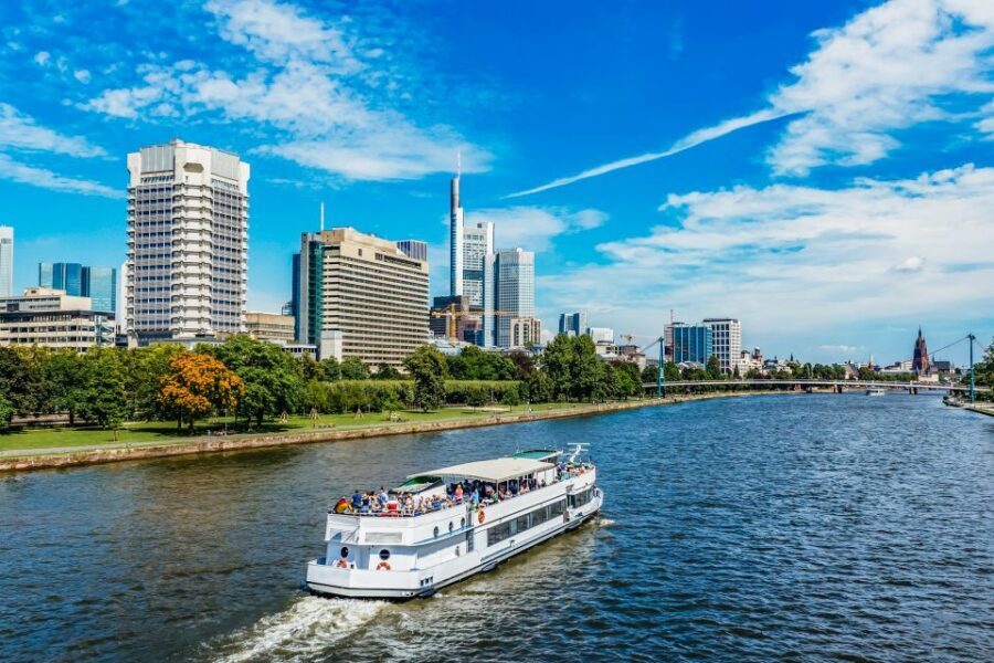 Frankfurt: River Main Sightseeing Cruise with Commentary - Financial Center panoramas: what you can spot and why it matters