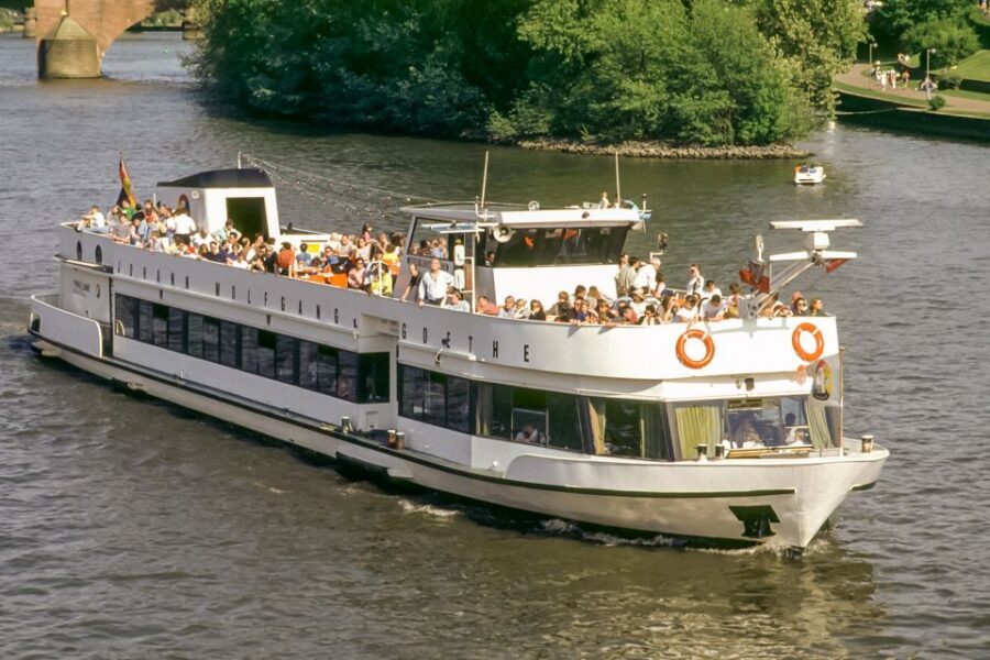 Frankfurt: River Main Sightseeing Cruise with Commentary - On-board reality check: audio commentary, seat choice, and the bar
