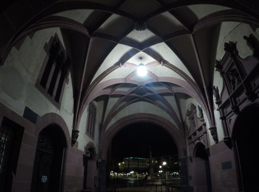 Frankfurt: Scary Sightseeing Tour with The Hangman - Main River Bank: Drowning Punishments and Why the Story Feels Personal