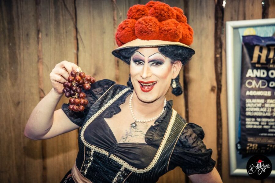 Freiburg: City Walking Tour with Drag Queen Betty BBQ - Betty BBQ’s style: facts, humor, and a little bite