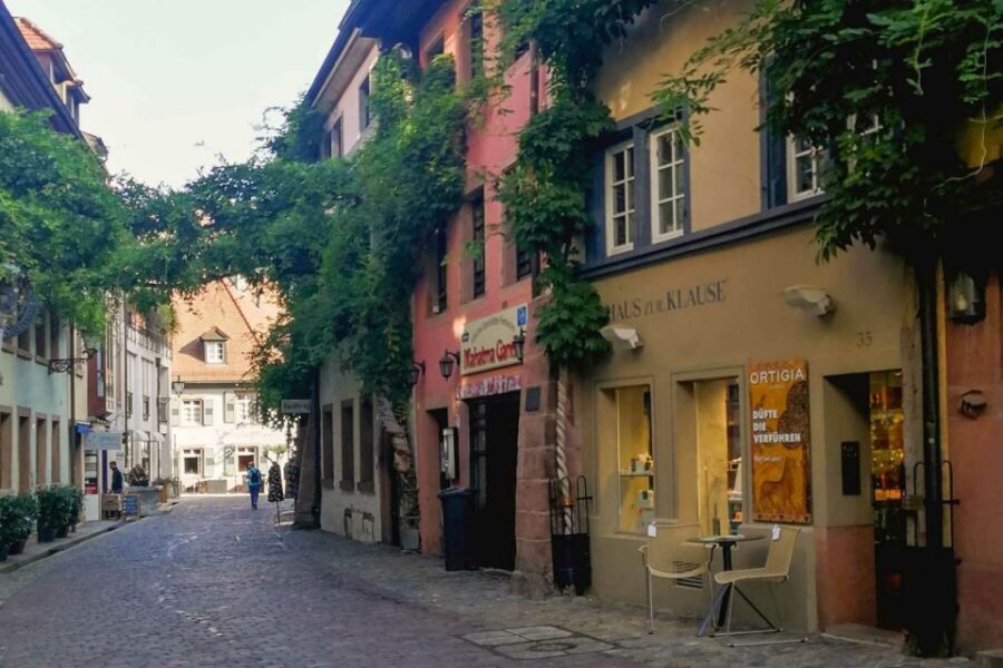 Freiburg: Gässle, Bächle and More City Tour - Kaiser-Joseph-Straße and the Martins gate: from old charm to real shopping street
