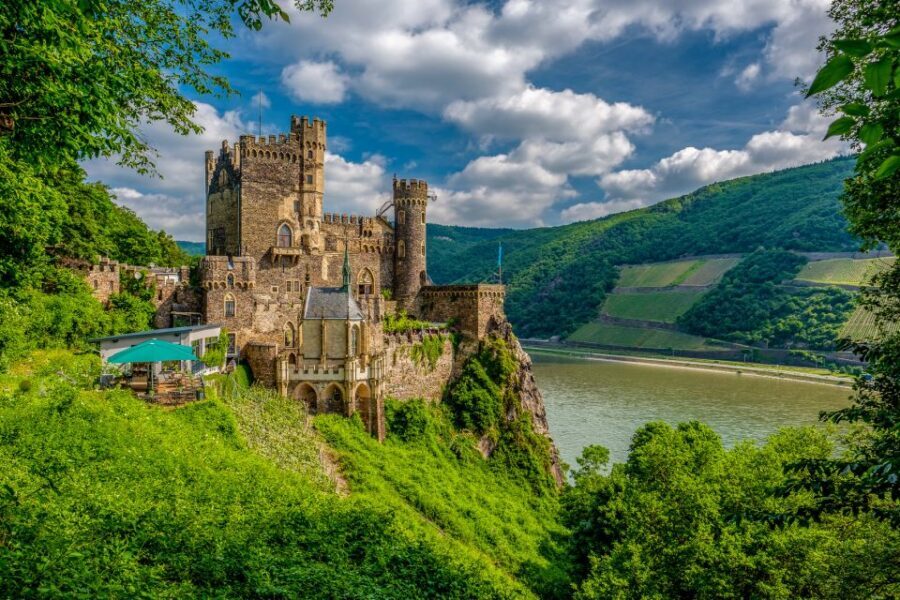 From Frankfurt: Rhine Valley Day Trip - Sankt Goarshausen: why switching towns helps the story