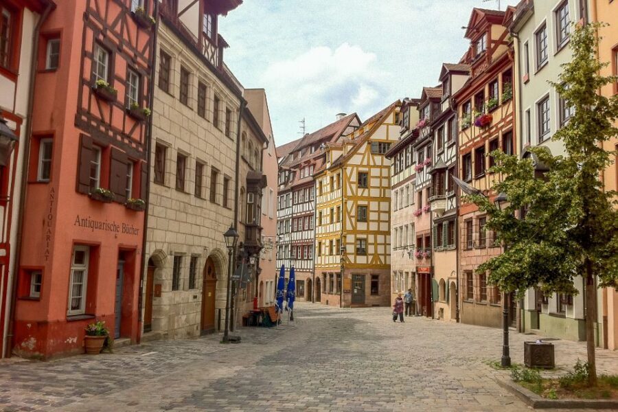 From Munich: Nuremberg Day Trip by Train - The Pace: Walking, Standing, Lunch Plans, and Toilet Reality