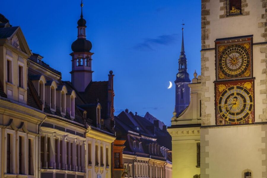 Görlitz: Old Town Guided Walking Tour - Getting Your Bearings: Obermarkt, the Big Square First