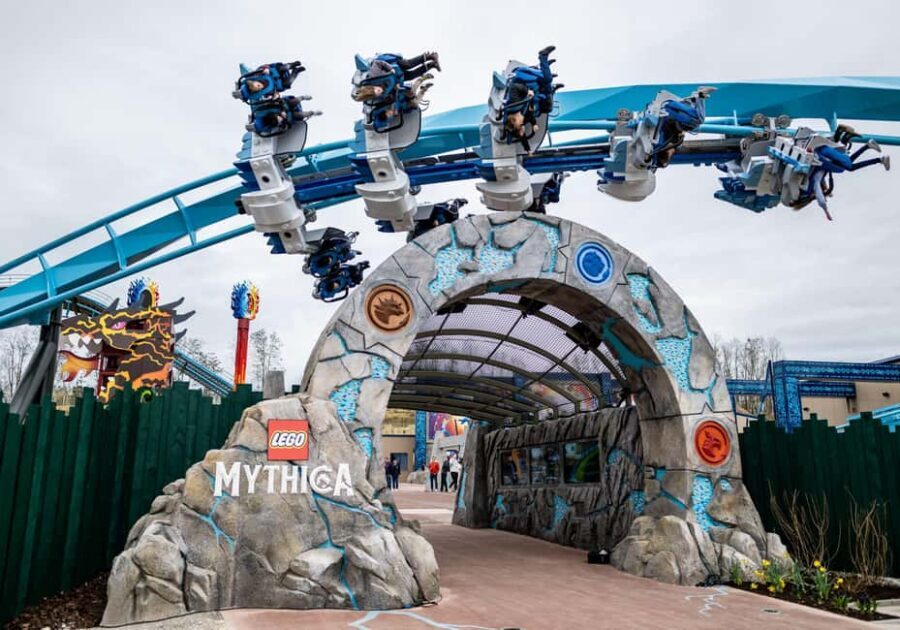 Günzburg: LEGOLAND® Deutschland Resort Admission Ticket - Little-kid favorites: harbor tour, airport carousel, and LEGO safari