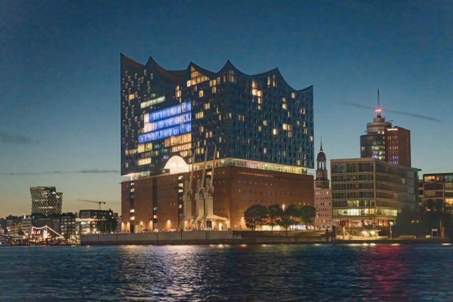 Hamburg: 1.5-Hour Evening Lights Harbour Cruise on a Ship - Should you book Hamburg’s evening lights harbor cruise?