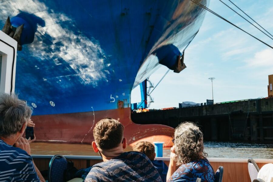 Hamburg: 1.5-Hour Harbor and Speicherstadt Day Cruise - German Live Commentary and the Audio App: How to Get the Most