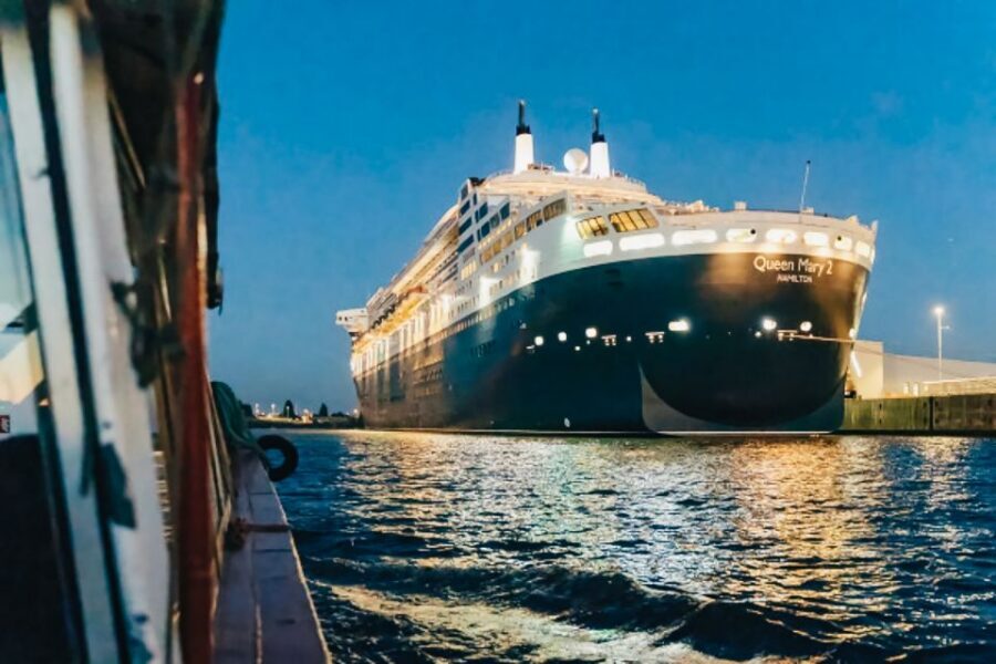 Hamburg: 1.5h Grand Harbor Evening Lights Cruise - FAQ