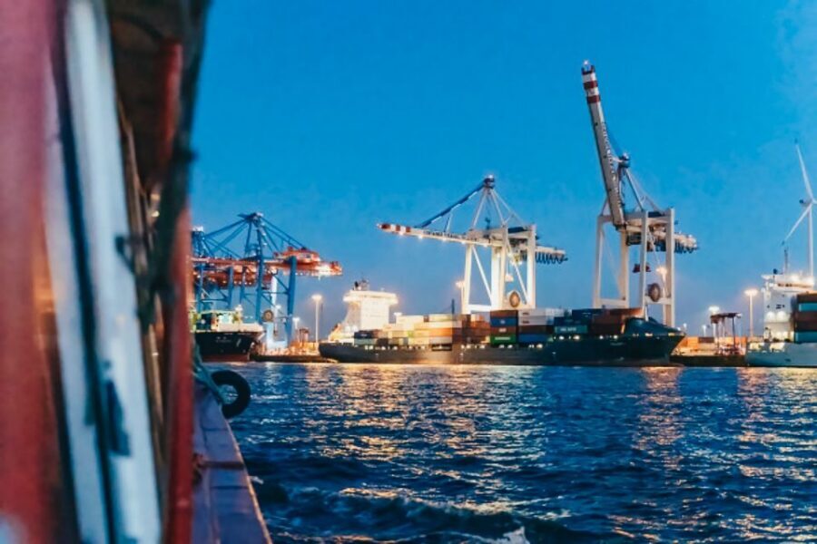 Hamburg: 1.5h Grand Harbor Evening Lights Cruise - Price and value: is $28 a fair deal for 1.5 hours?