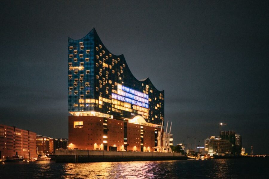 Hamburg: 1-Hour Evening Harbor Lights Cruise - Weather and Tide: Why Your Route Might Shift
