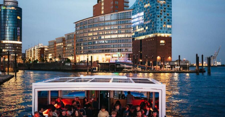 Hamburg: 1-Hour Evening Harbor Lights Cruise - Speicherstadt After Dark: Canals, Zollkanal, and Wasserschloss