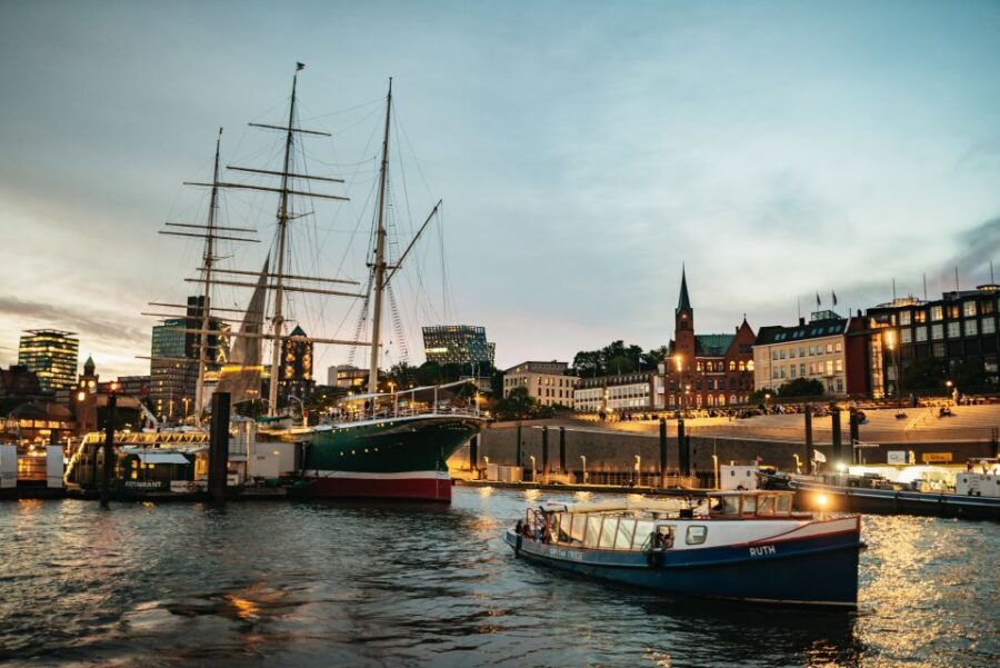 Hamburg: 1-Hour Evening Harbor Lights Cruise - Drinks, Comfort, and Getting a Seat That Makes the Whole Cruise Worth It