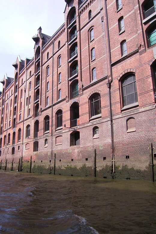Hamburg: 1-Hour Harbor Cruise - HafenCity and the Elbe Philharmonic Hall: Modern Hamburg at River Speed