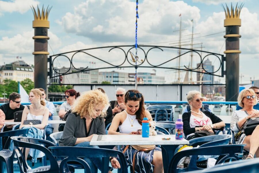 Hamburg: 1-Hour Harbor Sightseeing Cruise with HafenCity - The port’s first lesson: Rainer Abicht and St. Pauli