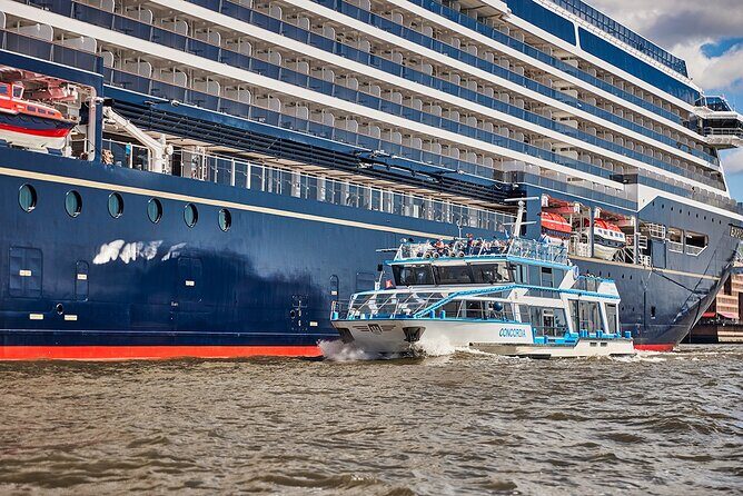Hamburg: 2-Hour Harbor Cruise - Listening to the ship captain: port expansion and trade connections