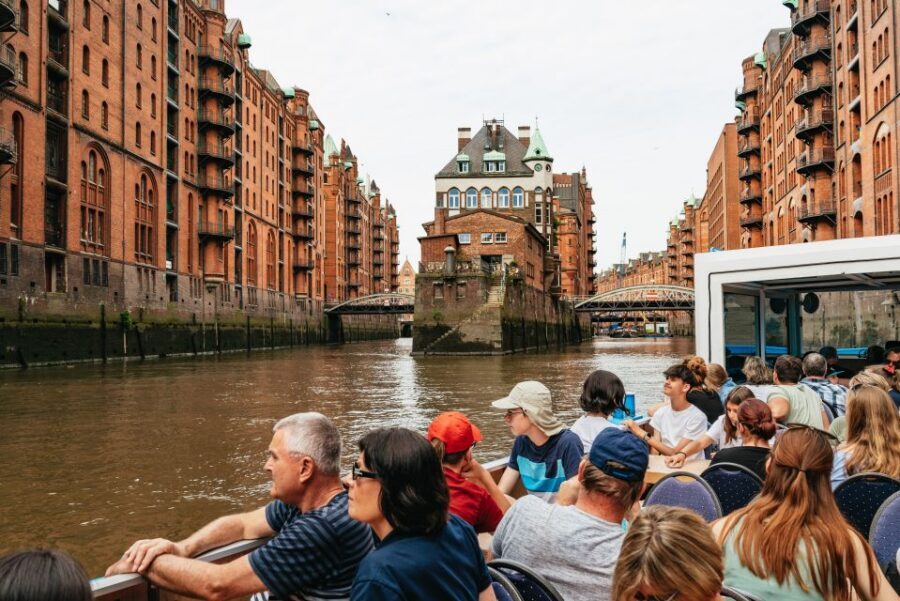 Hamburg: 2-Hour XXL Port of Hamburg Cruise Tour - HafenCity and St. Pauli Piers: Modern Housing Meets Old Harbor Energy